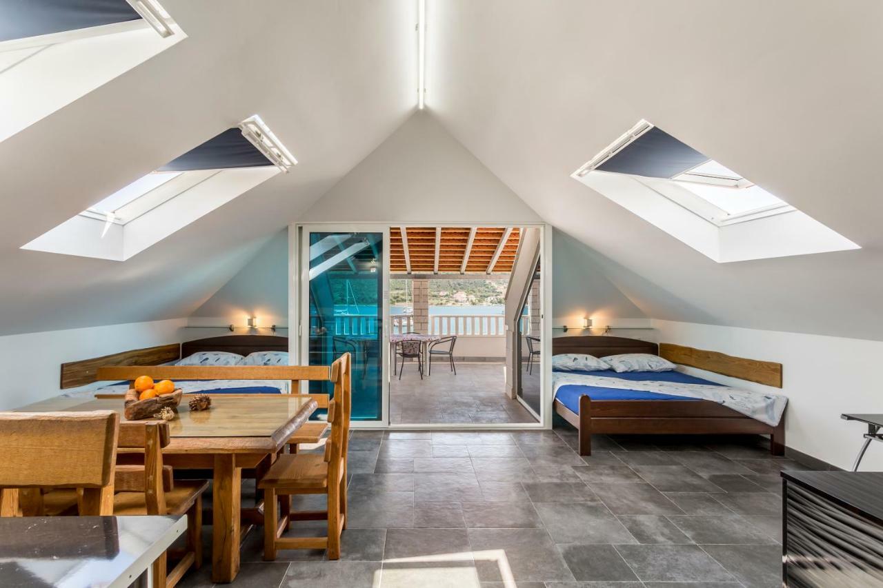 Villa Luce Vinisce ภายนอก รูปภาพ